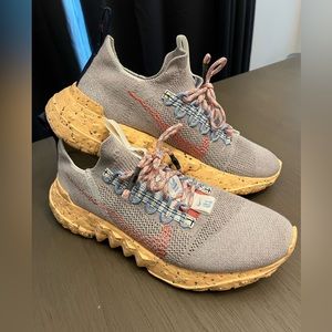 Nike Space Hippie 01 Shoes (M size 8, W size 9.5)